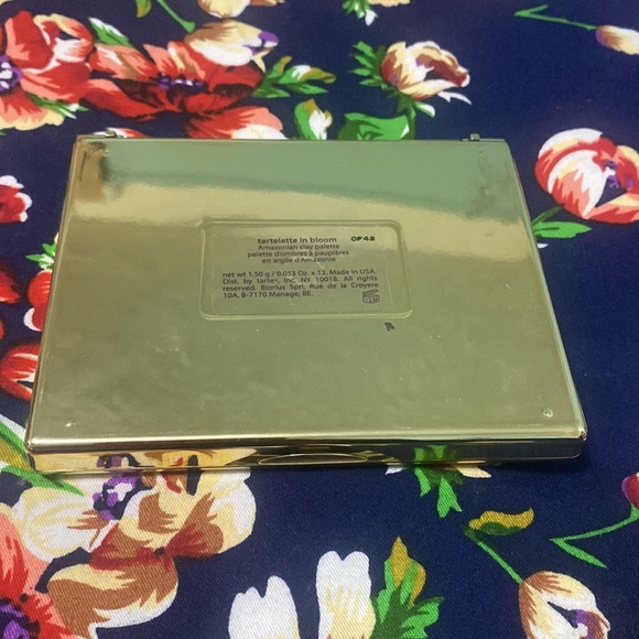 Ike NEW Tarte eyeshadow palette - Picture 4 of 4